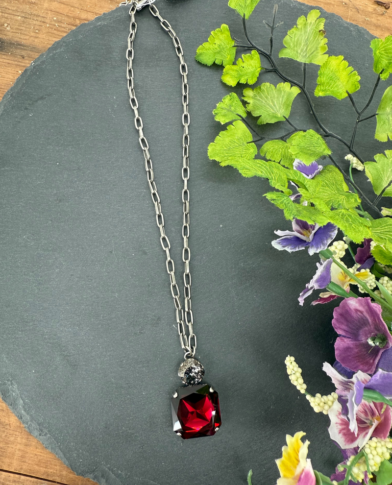 RACHEL MARIE DESIGNS MONA NECKLACE GARNET