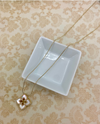 NE9256 GP-MOP FLOWER ADJUSTABLE NECKLACE