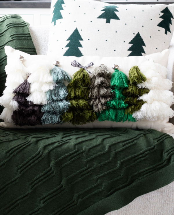 50003 CHRISTMAS TASSEL TREE PILLOW