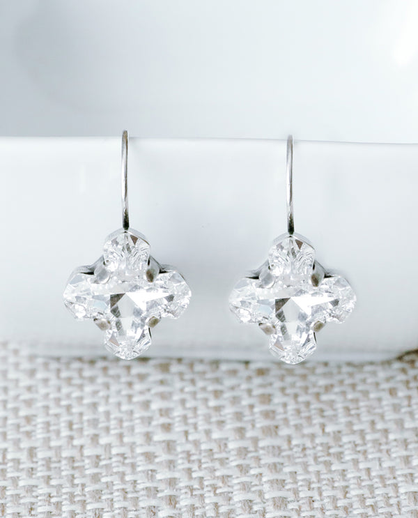 RACHEL MARIE DESIGNS CANTERBURRY EARRING clear