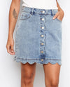 CHARLIE B C7079R SCALLOPED HEM DENIM SKORT LIGHT WASH