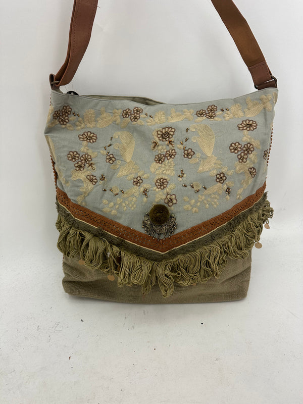 84797B VINTAGE TAPESTRY TOTE