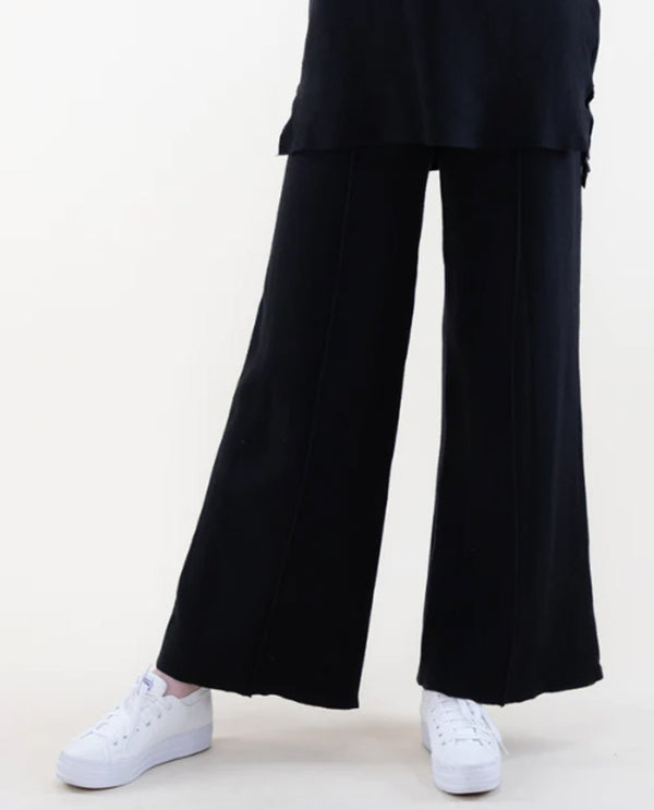 LW04209 WIDE LEG KNIT PANT WITH FRONT SEAM BLACK