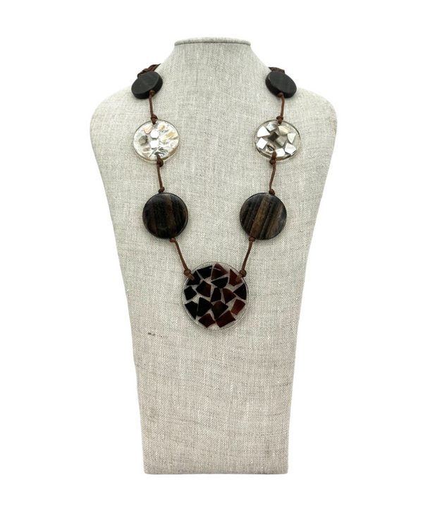 85582A WOOD DISC & BLACKLIP SHELL NECKLACE SET