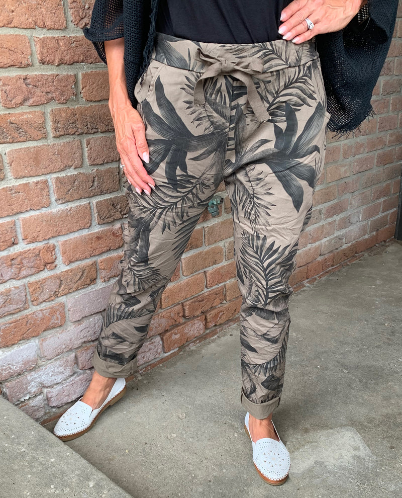 MADE IN ITALY PRINT ONE SIZE DRAWSTRING PANT KHAKI/BLACK LEAVES