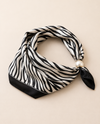 MAGNETIC PEARL SATIN NECK SCARF ZEBRA