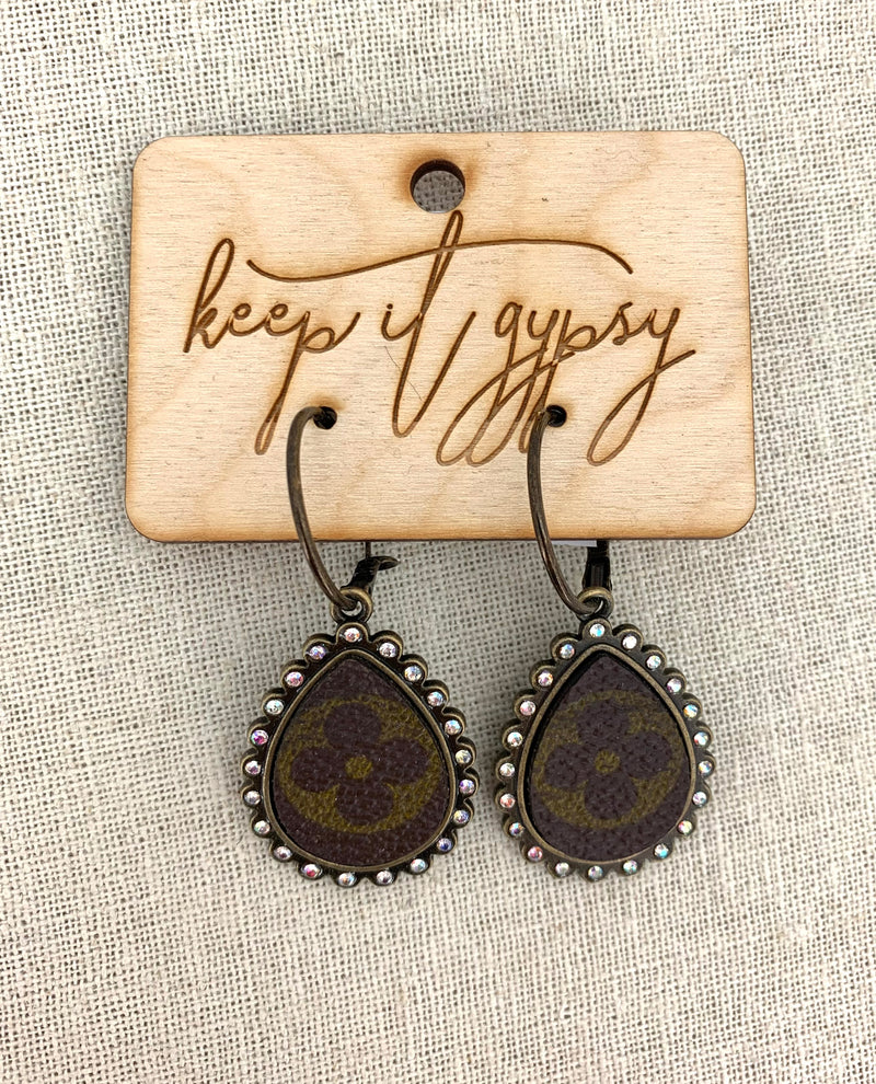 KEEP IT GYPSY BRASS RING TEARDROP STATUS UPCYCLED EARRINGS LV CLOVER