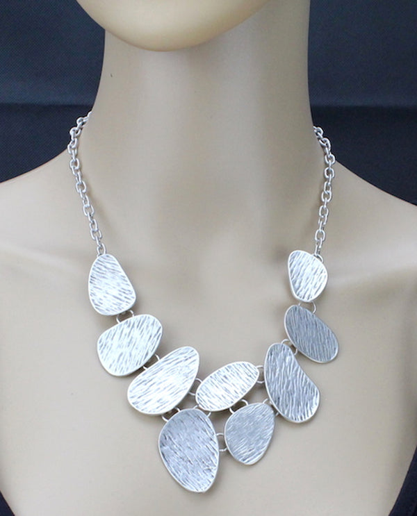 TEXTURED DISC NECKLACE 1013